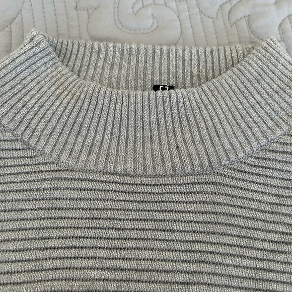H&M Silver Ribbed Knit Sweater - Picture 3 of 5